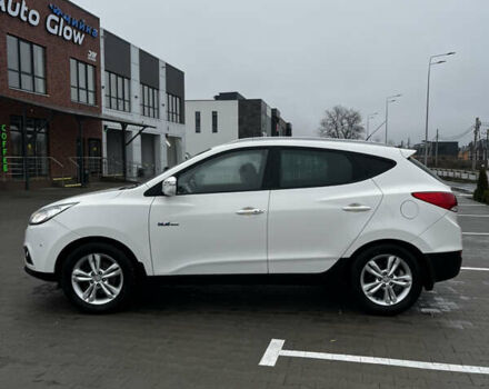 Білий Хендай іх35, об'ємом двигуна 1.69 л та пробігом 220 тис. км за 13300 $, фото 3 на Automoto.ua