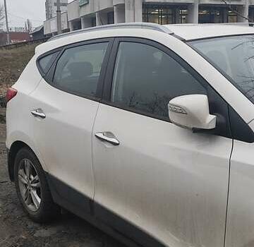 Білий Хендай іх35, об'ємом двигуна 2 л та пробігом 138 тис. км за 13500 $, фото 1 на Automoto.ua