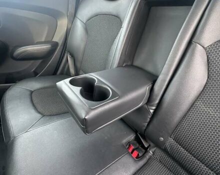 Белый Хендай их35, объемом двигателя 2 л и пробегом 236 тыс. км за 11700 $, фото 16 на Automoto.ua