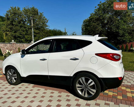 Білий Хендай іх35, об'ємом двигуна 2 л та пробігом 144 тис. км за 16000 $, фото 5 на Automoto.ua