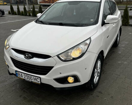 Білий Хендай іх35, об'ємом двигуна 1.69 л та пробігом 220 тис. км за 13300 $, фото 2 на Automoto.ua