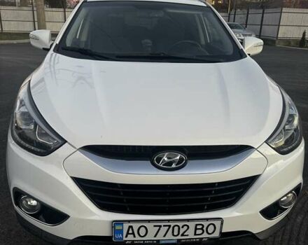 Белый Хендай их35, объемом двигателя 2 л и пробегом 126 тыс. км за 14500 $, фото 1 на Automoto.ua