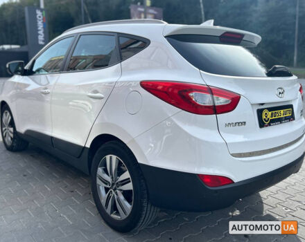 Белый Хендай их35, объемом двигателя 2 л и пробегом 229 тыс. км за 17000 $, фото 3 на Automoto.ua