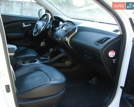 Белый Хендай их35, объемом двигателя 2 л и пробегом 128 тыс. км за 15500 $, фото 20 на Automoto.ua