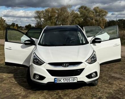 Белый Хендай их35, объемом двигателя 2 л и пробегом 209 тыс. км за 16000 $, фото 12 на Automoto.ua