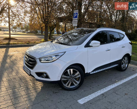 Белый Хендай их35, объемом двигателя 2 л и пробегом 123 тыс. км за 15800 $, фото 1 на Automoto.ua