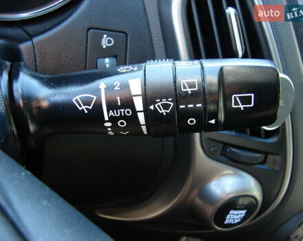 Белый Хендай их35, объемом двигателя 2 л и пробегом 128 тыс. км за 15500 $, фото 16 на Automoto.ua