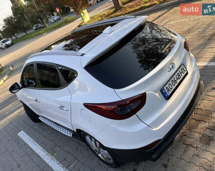 Белый Хендай их35, объемом двигателя 2 л и пробегом 123 тыс. км за 15800 $, фото 5 на Automoto.ua