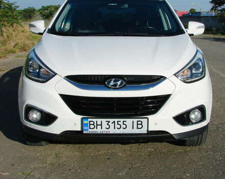 Белый Хендай их35, объемом двигателя 2 л и пробегом 128 тыс. км за 15500 $, фото 1 на Automoto.ua