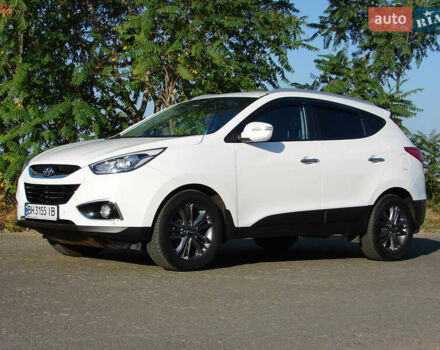 Белый Хендай их35, объемом двигателя 2 л и пробегом 128 тыс. км за 15500 $, фото 4 на Automoto.ua