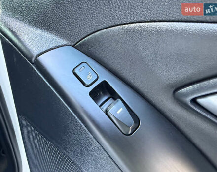 Белый Хендай их35, объемом двигателя 2 л и пробегом 182 тыс. км за 16699 $, фото 43 на Automoto.ua