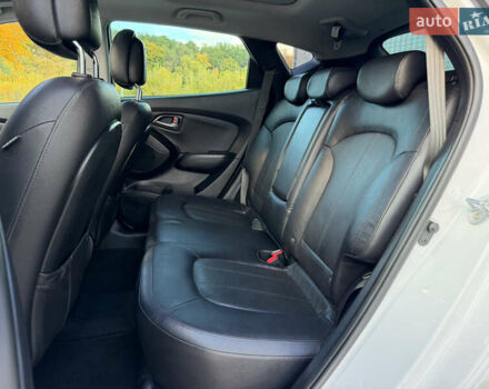 Белый Хендай их35, объемом двигателя 2 л и пробегом 182 тыс. км за 16699 $, фото 33 на Automoto.ua