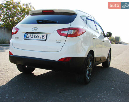 Белый Хендай их35, объемом двигателя 2 л и пробегом 128 тыс. км за 15500 $, фото 8 на Automoto.ua
