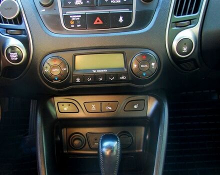 Білий Хендай іх35, об'ємом двигуна 2 л та пробігом 128 тис. км за 16000 $, фото 8 на Automoto.ua