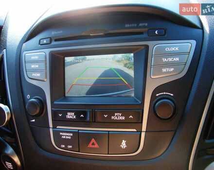 Белый Хендай их35, объемом двигателя 2 л и пробегом 128 тыс. км за 15500 $, фото 23 на Automoto.ua