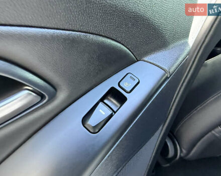 Белый Хендай их35, объемом двигателя 2 л и пробегом 182 тыс. км за 16699 $, фото 31 на Automoto.ua