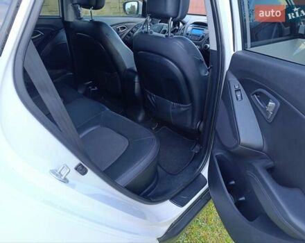 Білий Хендай іх35, об'ємом двигуна 1.69 л та пробігом 161 тис. км за 14200 $, фото 6 на Automoto.ua