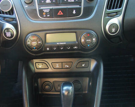 Белый Хендай их35, объемом двигателя 2 л и пробегом 128 тыс. км за 15500 $, фото 22 на Automoto.ua