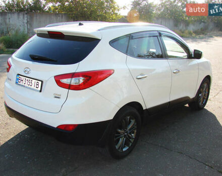 Белый Хендай их35, объемом двигателя 2 л и пробегом 128 тыс. км за 15500 $, фото 7 на Automoto.ua