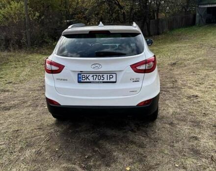 Белый Хендай их35, объемом двигателя 2 л и пробегом 209 тыс. км за 16000 $, фото 8 на Automoto.ua