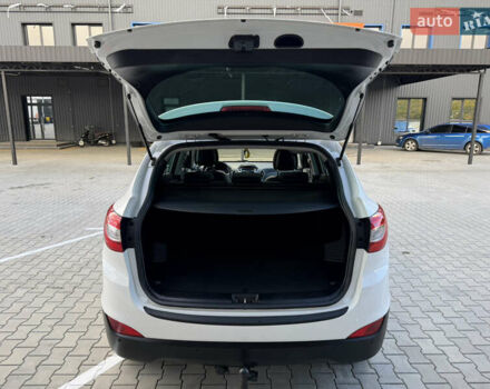 Белый Хендай их35, объемом двигателя 2 л и пробегом 182 тыс. км за 16699 $, фото 36 на Automoto.ua