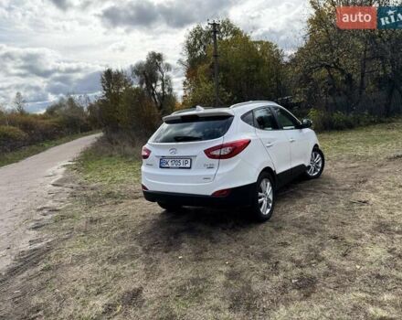 Белый Хендай их35, объемом двигателя 2 л и пробегом 209 тыс. км за 16000 $, фото 9 на Automoto.ua