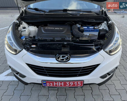 Белый Хендай их35, объемом двигателя 2 л и пробегом 182 тыс. км за 16699 $, фото 48 на Automoto.ua