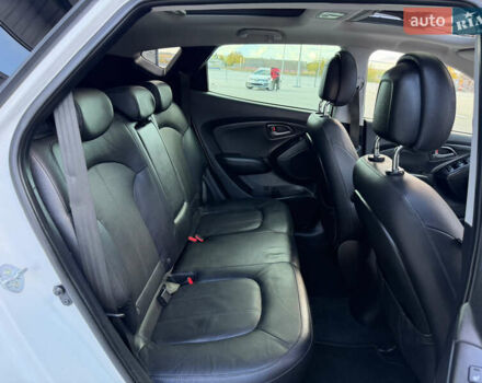 Белый Хендай их35, объемом двигателя 2 л и пробегом 182 тыс. км за 16699 $, фото 39 на Automoto.ua