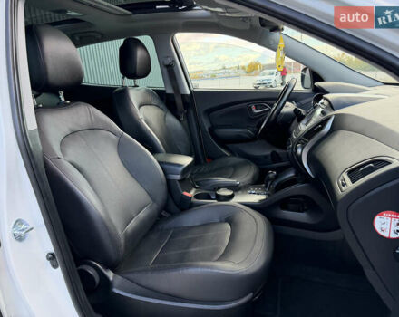 Белый Хендай их35, объемом двигателя 2 л и пробегом 182 тыс. км за 16699 $, фото 45 на Automoto.ua