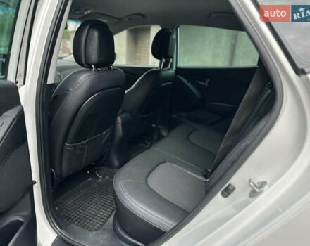Белый Хендай их35, объемом двигателя 2 л и пробегом 193 тыс. км за 14850 $, фото 16 на Automoto.ua