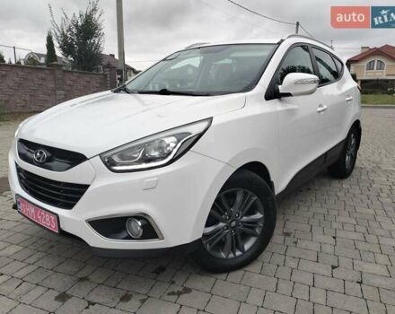 Белый Хендай их35, объемом двигателя 2 л и пробегом 234 тыс. км за 14950 $, фото 2 на Automoto.ua