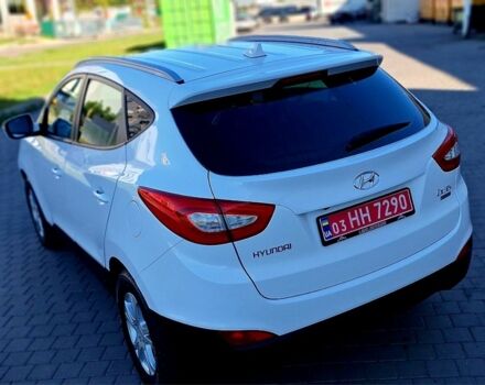 Белый Хендай их35, объемом двигателя 2 л и пробегом 200 тыс. км за 14800 $, фото 8 на Automoto.ua