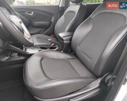 Белый Хендай их35, объемом двигателя 2 л и пробегом 234 тыс. км за 14950 $, фото 78 на Automoto.ua