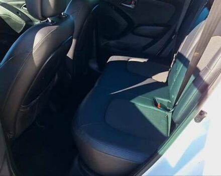 Белый Хендай их35, объемом двигателя 2 л и пробегом 200 тыс. км за 14500 $, фото 41 на Automoto.ua