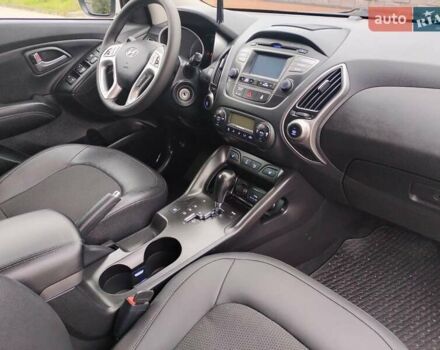 Белый Хендай их35, объемом двигателя 2 л и пробегом 234 тыс. км за 14950 $, фото 47 на Automoto.ua