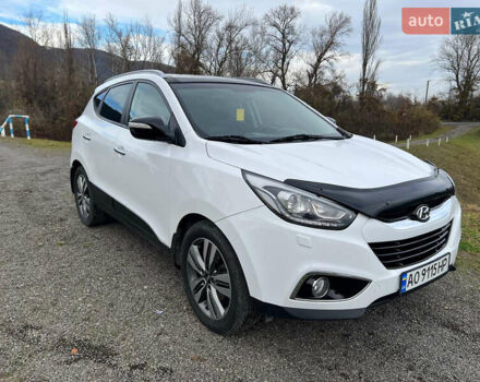 Білий Хендай іх35, об'ємом двигуна 2 л та пробігом 236 тис. км за 16000 $, фото 2 на Automoto.ua