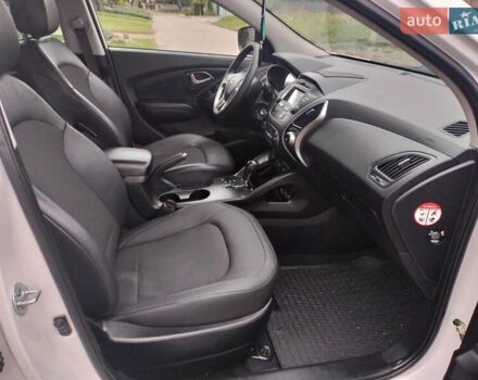 Белый Хендай их35, объемом двигателя 2 л и пробегом 234 тыс. км за 14950 $, фото 50 на Automoto.ua