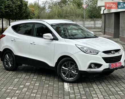 Белый Хендай их35, объемом двигателя 2 л и пробегом 193 тыс. км за 14850 $, фото 6 на Automoto.ua