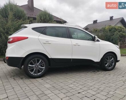 Белый Хендай их35, объемом двигателя 2 л и пробегом 234 тыс. км за 14950 $, фото 22 на Automoto.ua