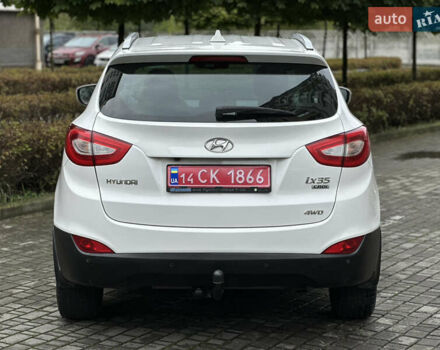 Белый Хендай их35, объемом двигателя 2 л и пробегом 193 тыс. км за 14850 $, фото 5 на Automoto.ua