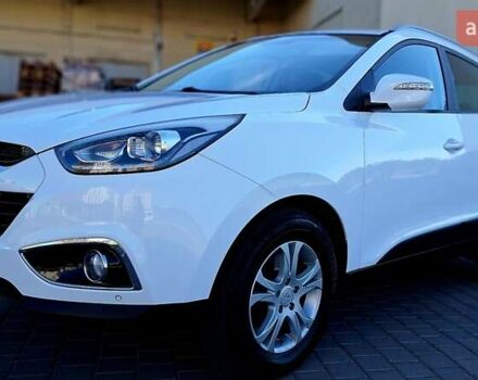 Белый Хендай их35, объемом двигателя 2 л и пробегом 200 тыс. км за 14500 $, фото 20 на Automoto.ua