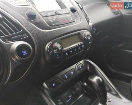 Белый Хендай их35, объемом двигателя 2 л и пробегом 234 тыс. км за 14950 $, фото 56 на Automoto.ua