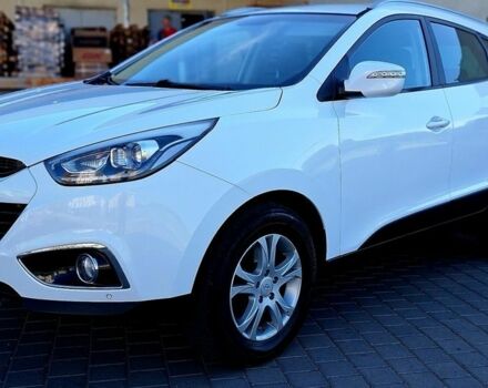 Белый Хендай их35, объемом двигателя 2 л и пробегом 200 тыс. км за 14800 $, фото 10 на Automoto.ua