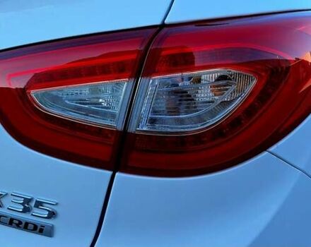 Белый Хендай их35, объемом двигателя 2 л и пробегом 200 тыс. км за 14500 $, фото 25 на Automoto.ua