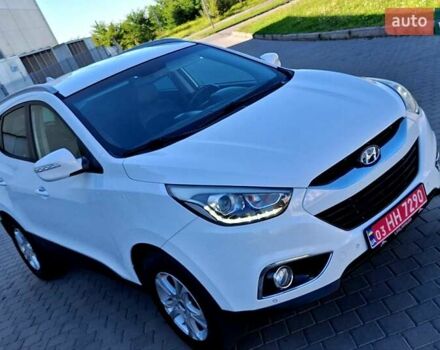 Белый Хендай их35, объемом двигателя 2 л и пробегом 200 тыс. км за 14500 $, фото 15 на Automoto.ua