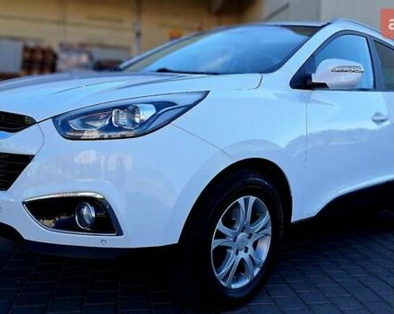 Белый Хендай их35, объемом двигателя 2 л и пробегом 200 тыс. км за 14500 $, фото 23 на Automoto.ua