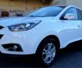 Белый Хендай их35, объемом двигателя 2 л и пробегом 200 тыс. км за 14800 $, фото 4 на Automoto.ua