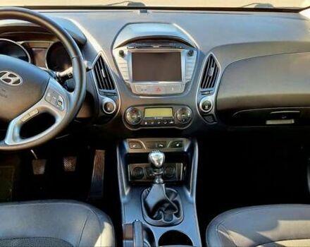 Белый Хендай их35, объемом двигателя 2 л и пробегом 200 тыс. км за 14500 $, фото 53 на Automoto.ua