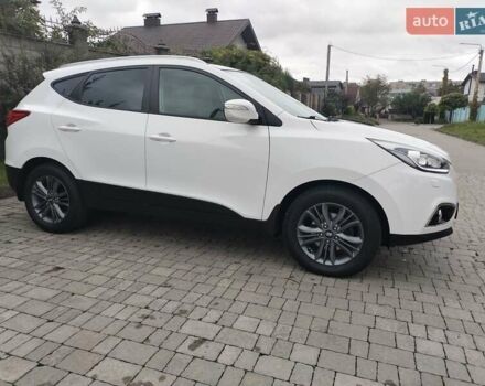 Белый Хендай их35, объемом двигателя 2 л и пробегом 234 тыс. км за 14950 $, фото 13 на Automoto.ua