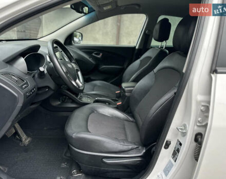 Белый Хендай их35, объемом двигателя 2 л и пробегом 193 тыс. км за 14850 $, фото 11 на Automoto.ua